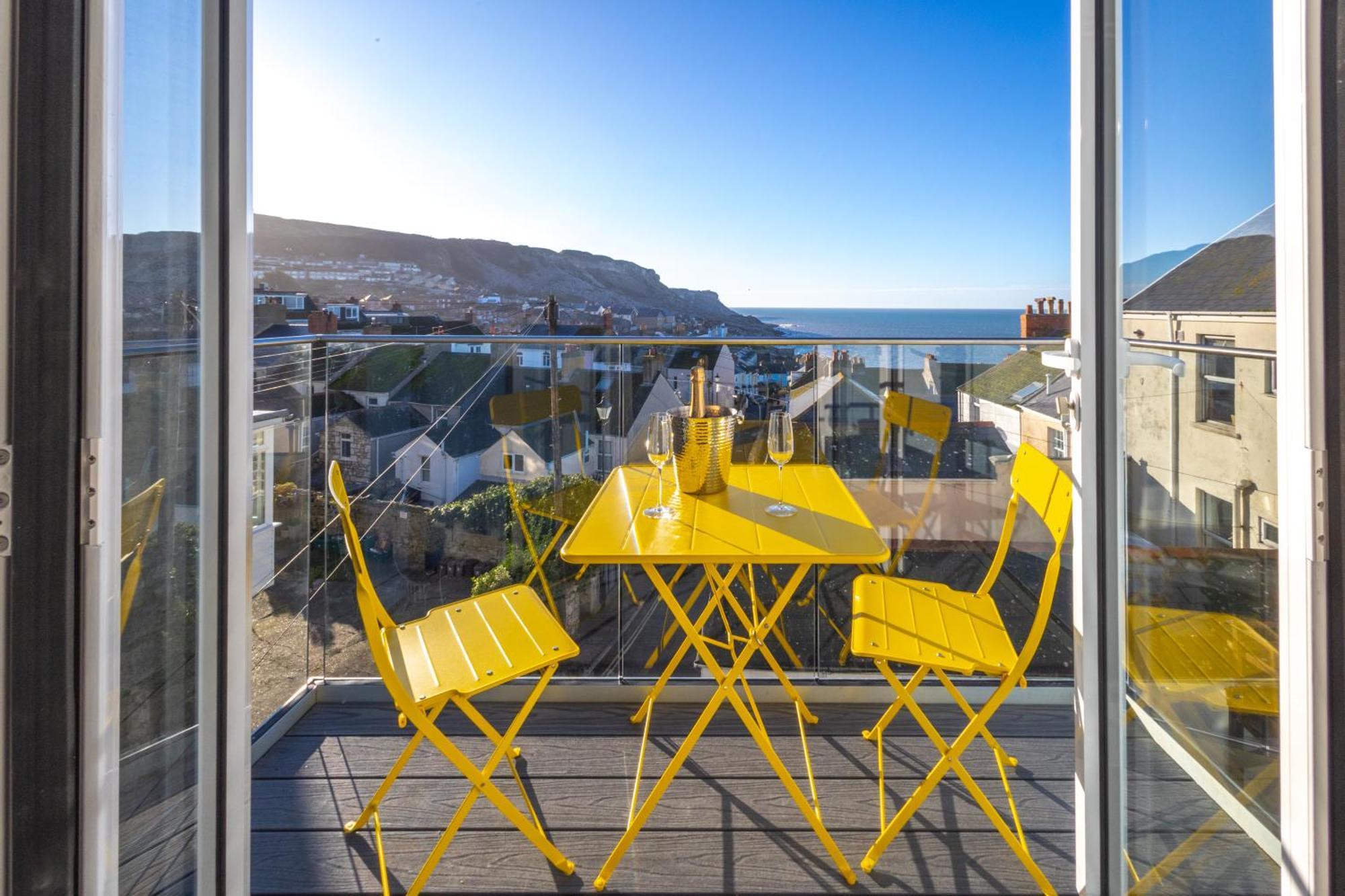 Bright & Beautiful 4 Bedroom House With Sea Views Portland Exterior foto