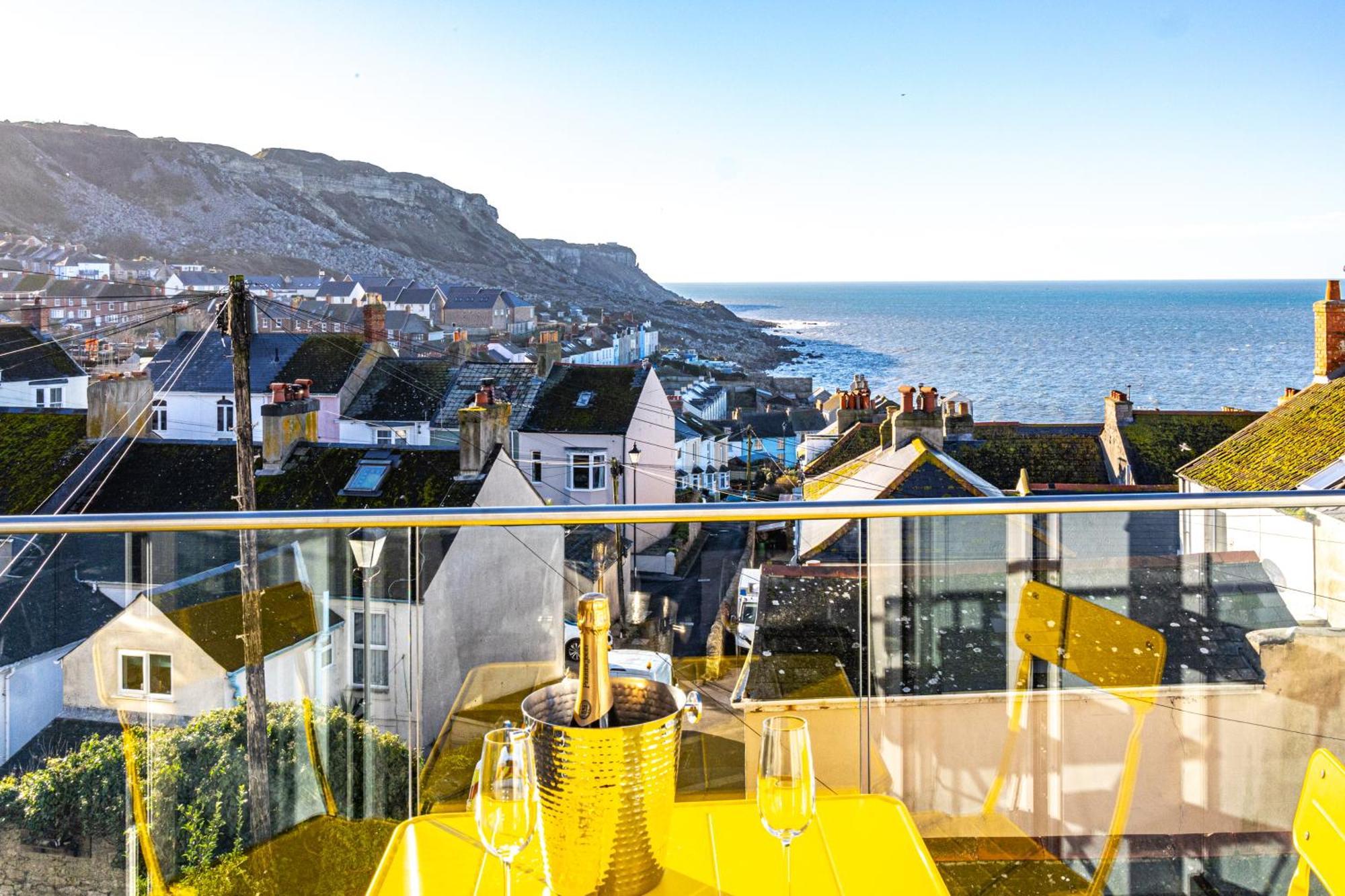 Bright & Beautiful 4 Bedroom House With Sea Views Portland Exterior foto